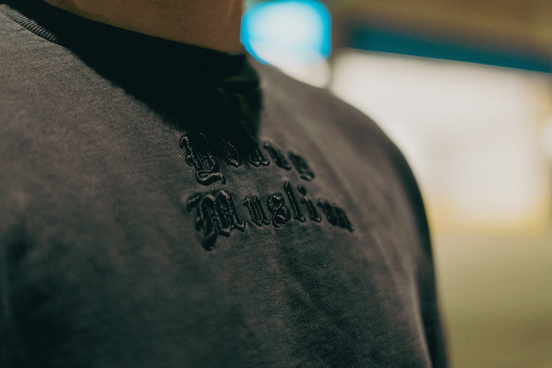 Oversized Crewneck "Premium Vintage" in Black - YM Merch Store