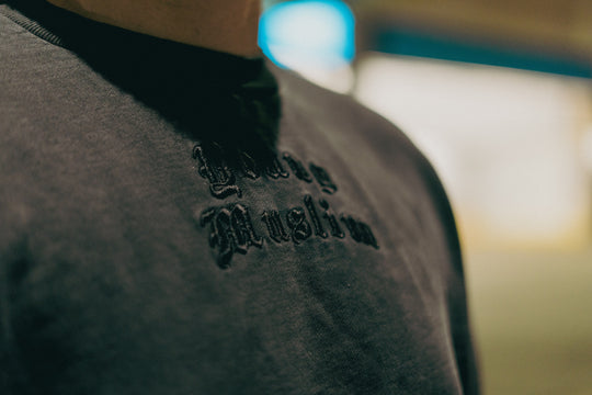 Oversized Crewneck "Premium Vintage" in Black - YM Merch Store